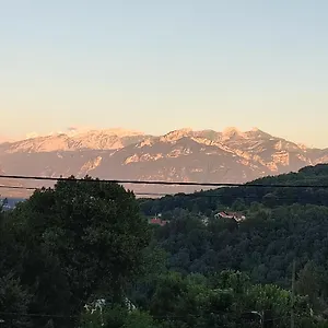  Appartement Dans Maison Mitoyenne, Avec Vue Sur Les Montagnes